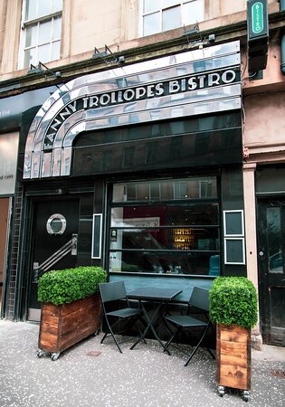 Fanny Trollopes - Glasgow